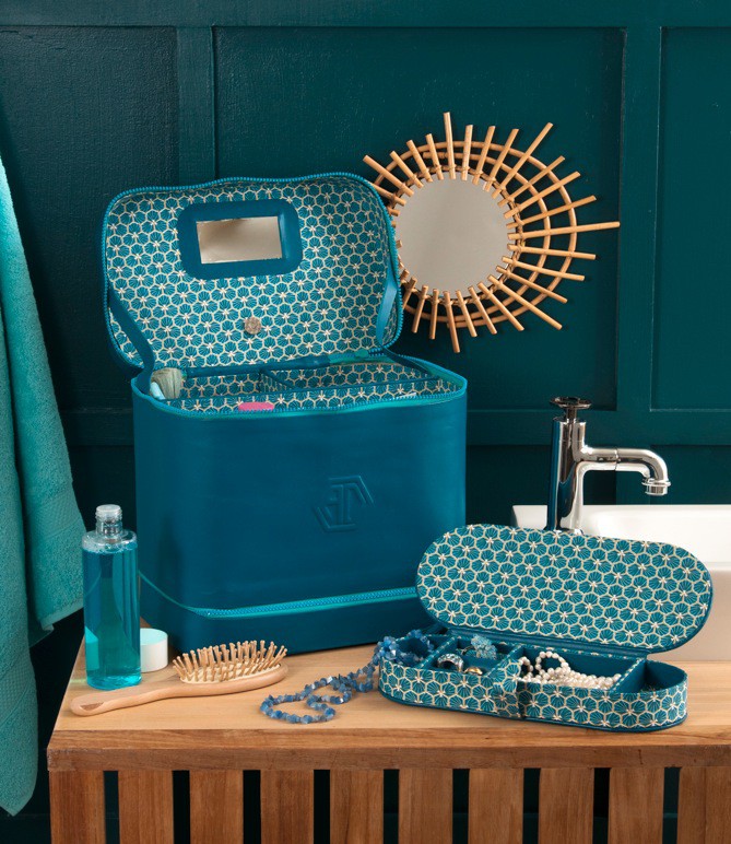 Vanity Vintage