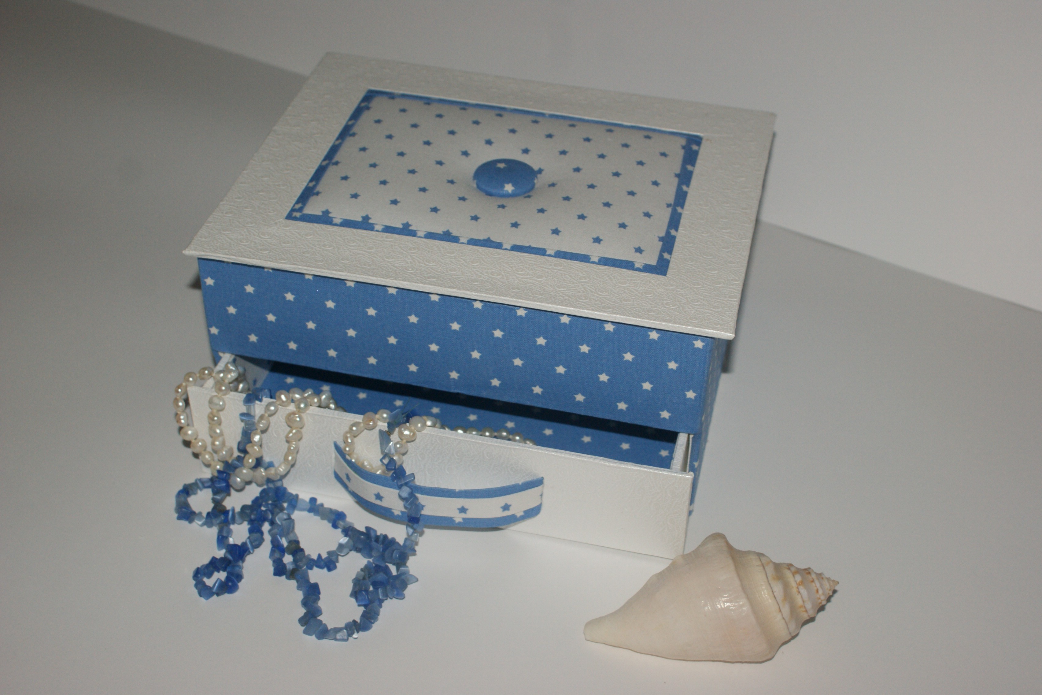 Boite à bijoux à tiroir